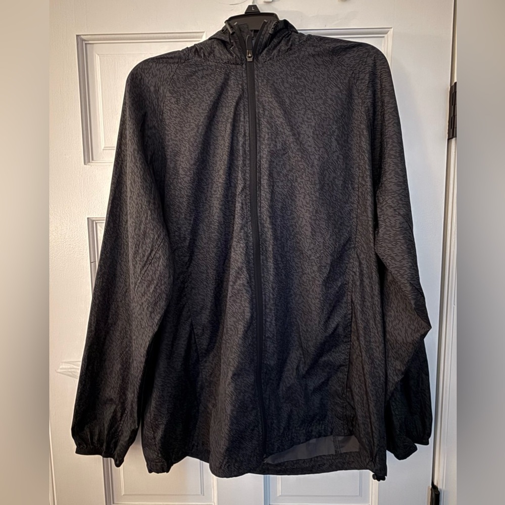 Mens ASICS Medium Packable Rain Jacket Black and Grey Pattern Used like new